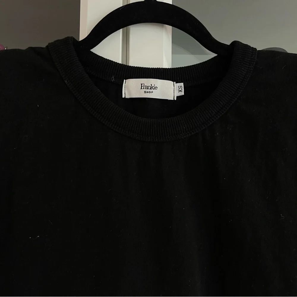 FRANKIE SHOP Padded Shoulder T Shirt XS - Picture 2 of 3